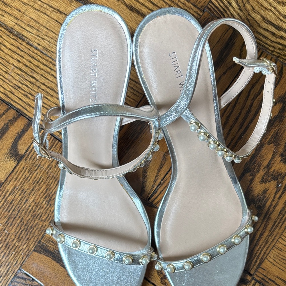 Stuart Weitzman Pearl-Embellished Silver Sandals - Picture 5 of 6